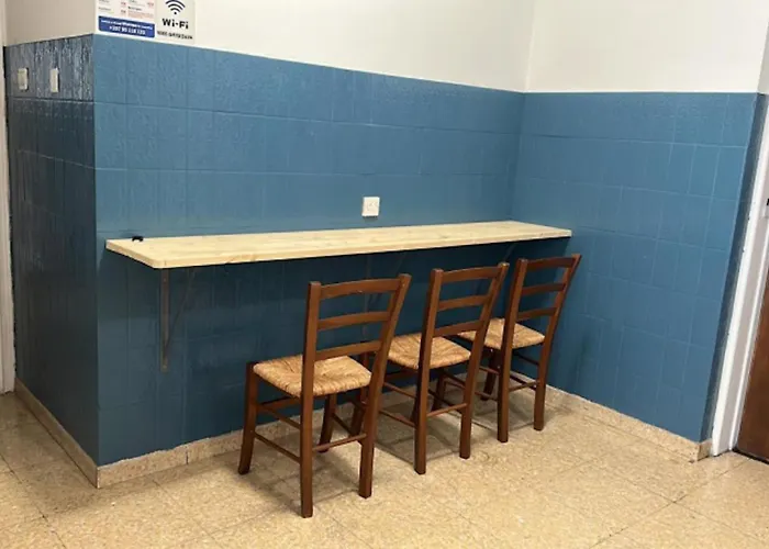 Hostel Unique 100 Meters From Larnaca