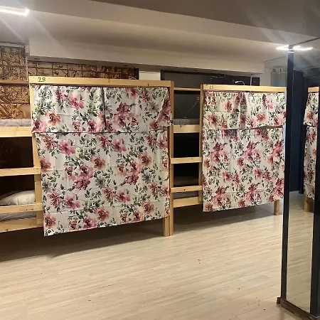 Auberge de jeunesse Unique 100 Meters From Larnaca