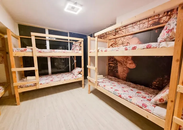 Hostel Unique 100 Meters From